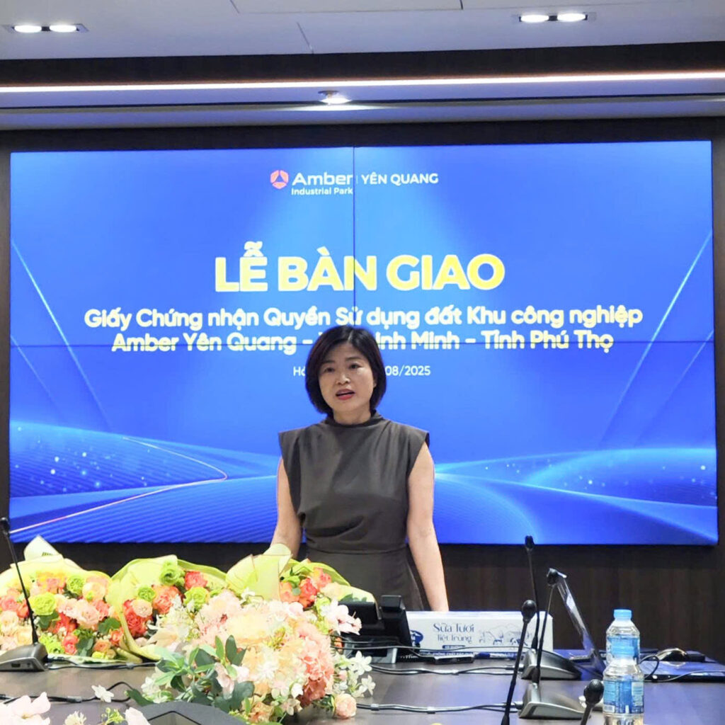 Amber Yên Quang tổ chức Lễ trao Giấy chứng nhận quyền sử dụng đất cho 4 nhà đầu tư